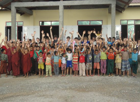 Donation at Naung Shwe monastery by UK students1